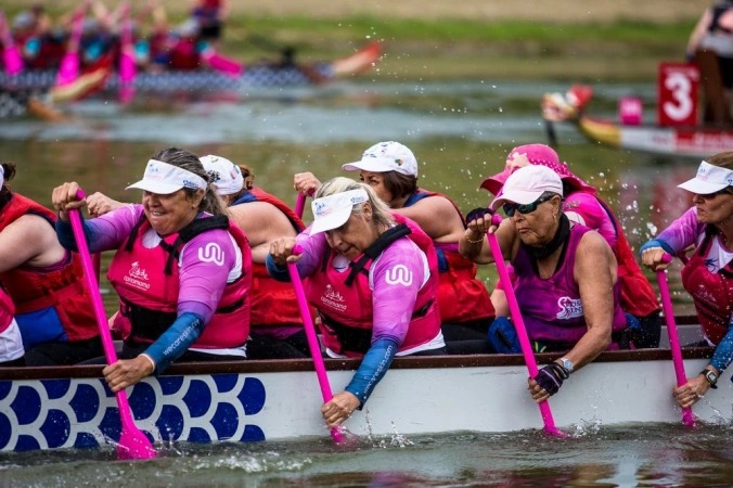 Festival de canoagem celebra mulheres sobreviventes do câncer de mama